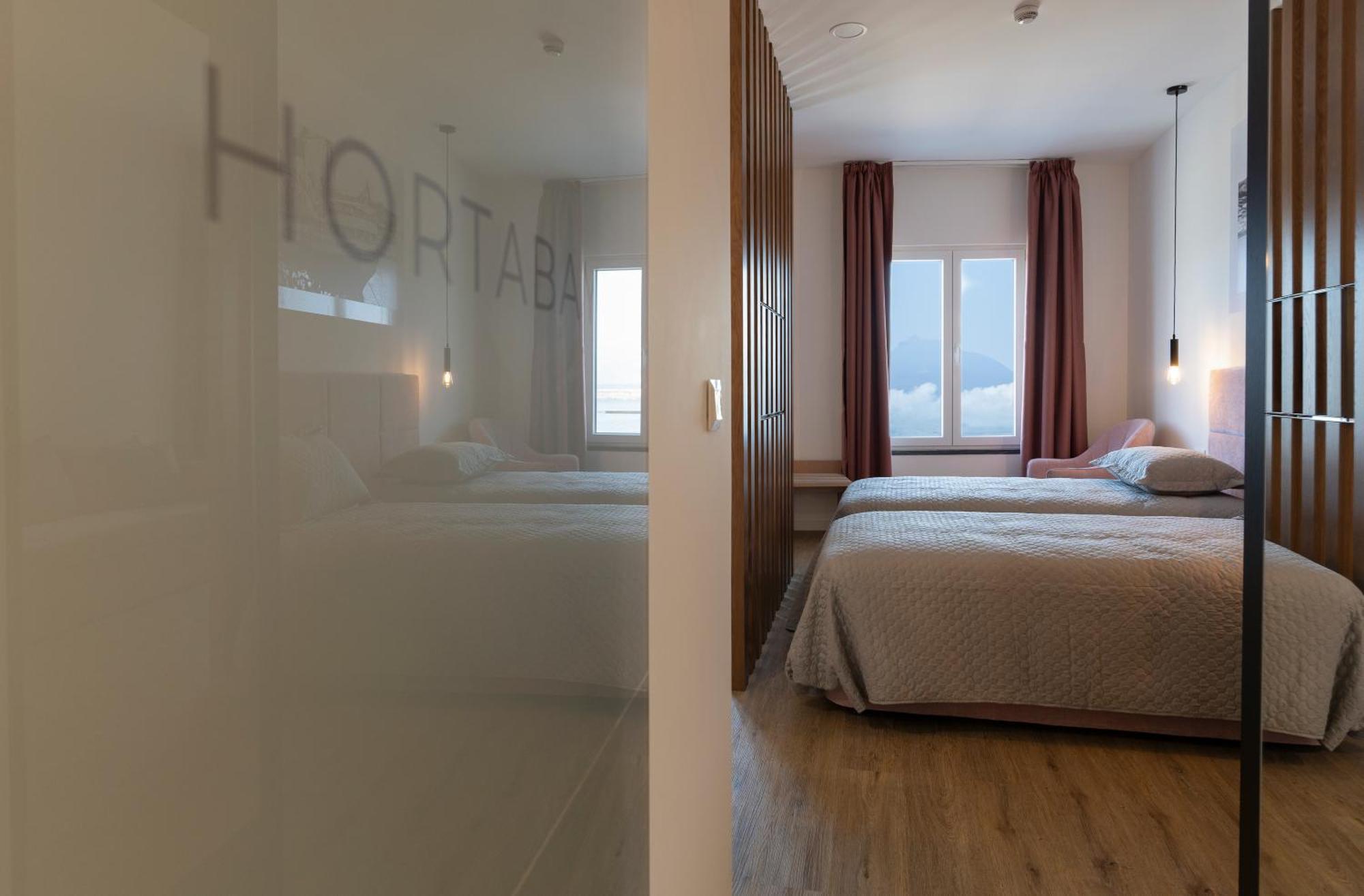 Aparthotel Horta Bay Esterno foto